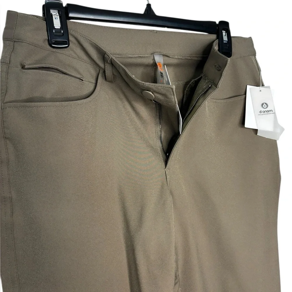 NEW Mono B MEN Classic Golf Pants in Olive Size Medium Performance Outdoor